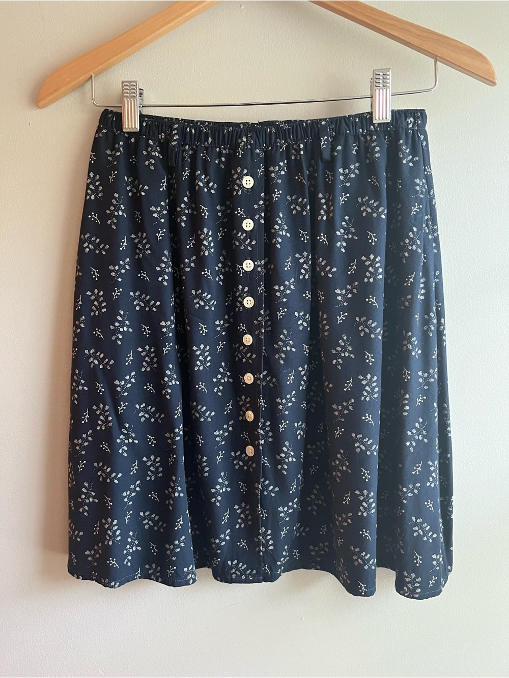 Eddie Bauer Women's Navy Floral Button-Front Skirt